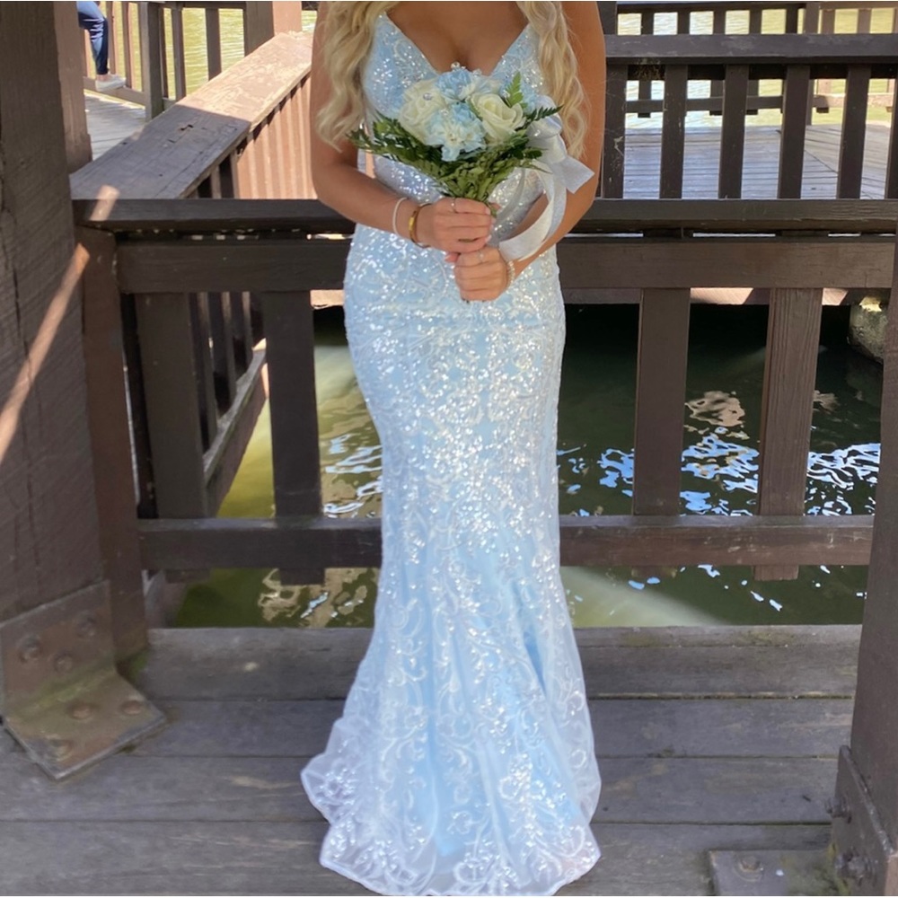 Ellie Wilde prom dress